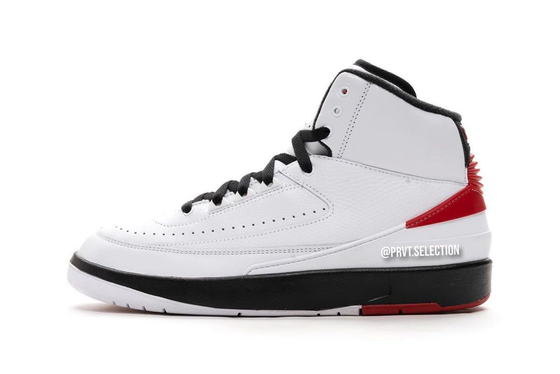 Air Jordan 2 Chicago