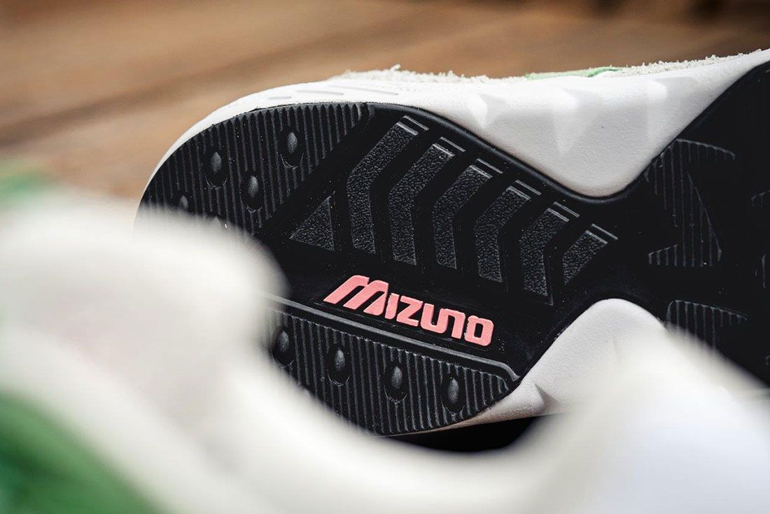 Hikmet x Mizuno Contender Snowdrop