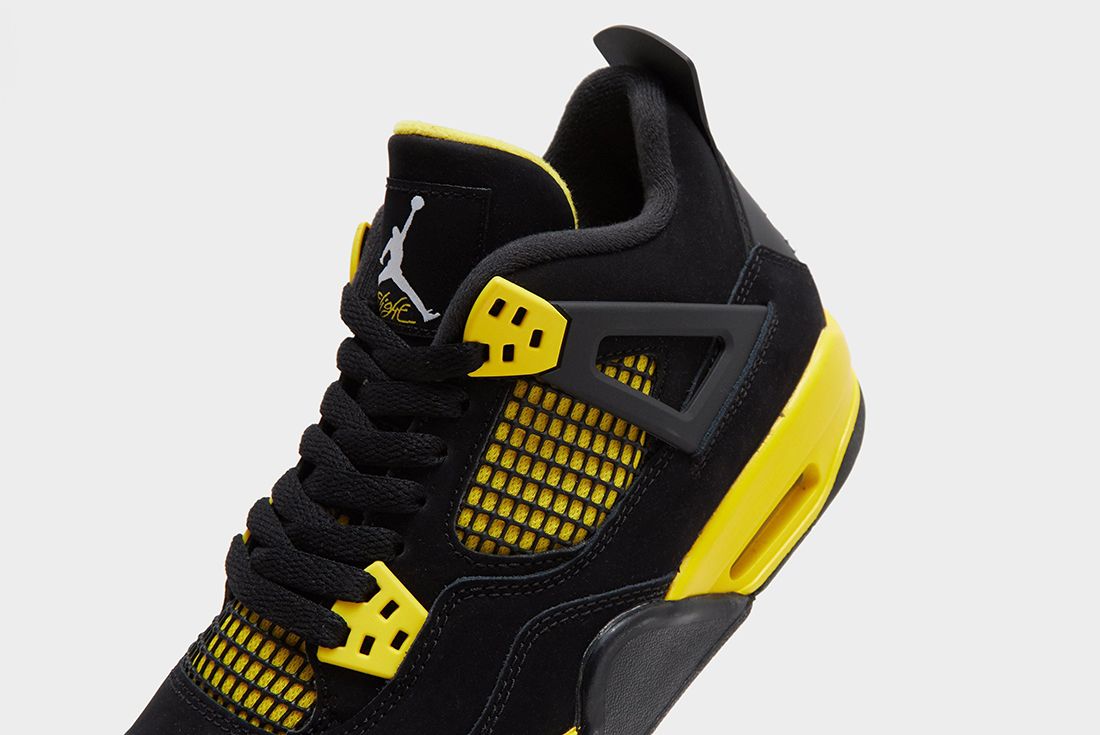 Air Jordan 4 Thunder