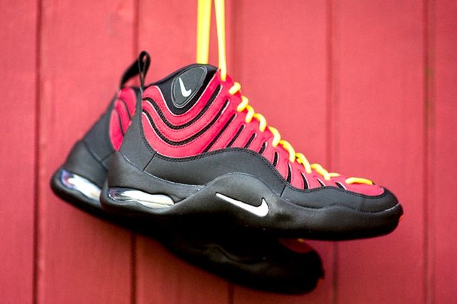 Nike Air Bakin Og Varisty Red Orange Blaze Thumb