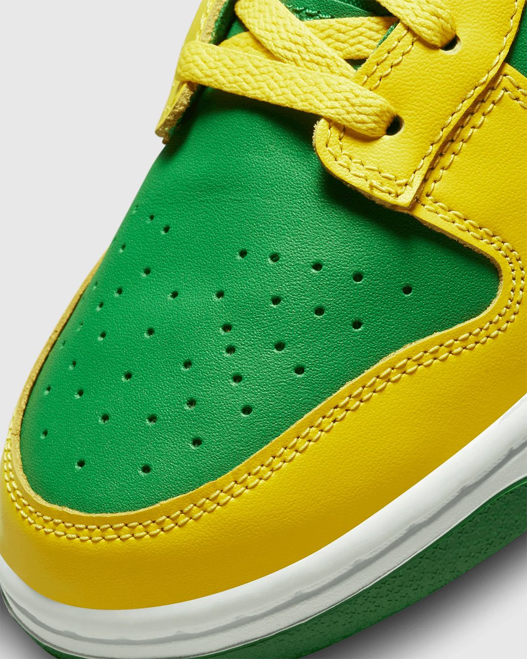 nike-dunk-low-reverse-brazil-dv0833-300-release-date